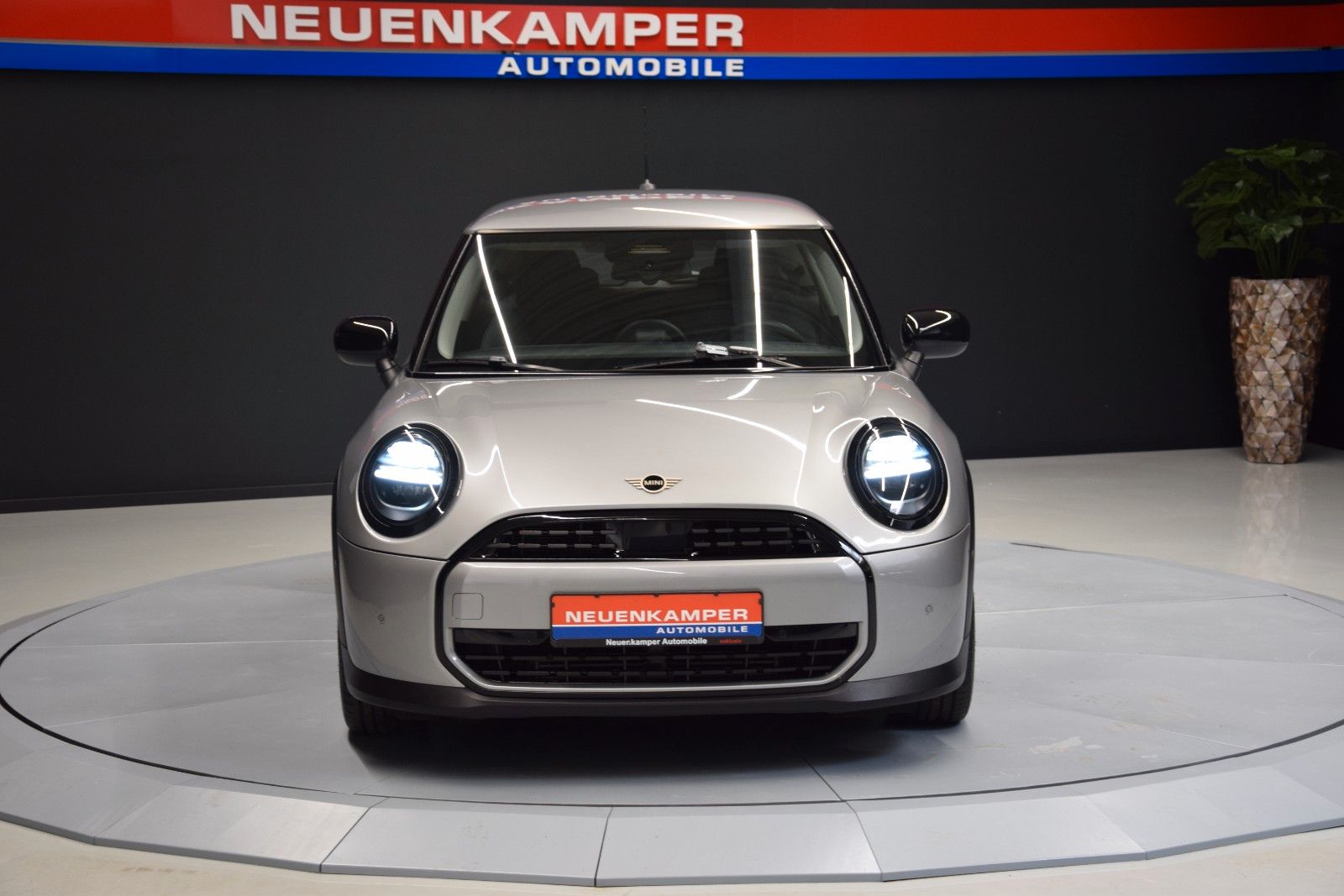 Fahrzeugabbildung MINI Cooper C Ambiente 2-Zonen LED Temp. SitzH.