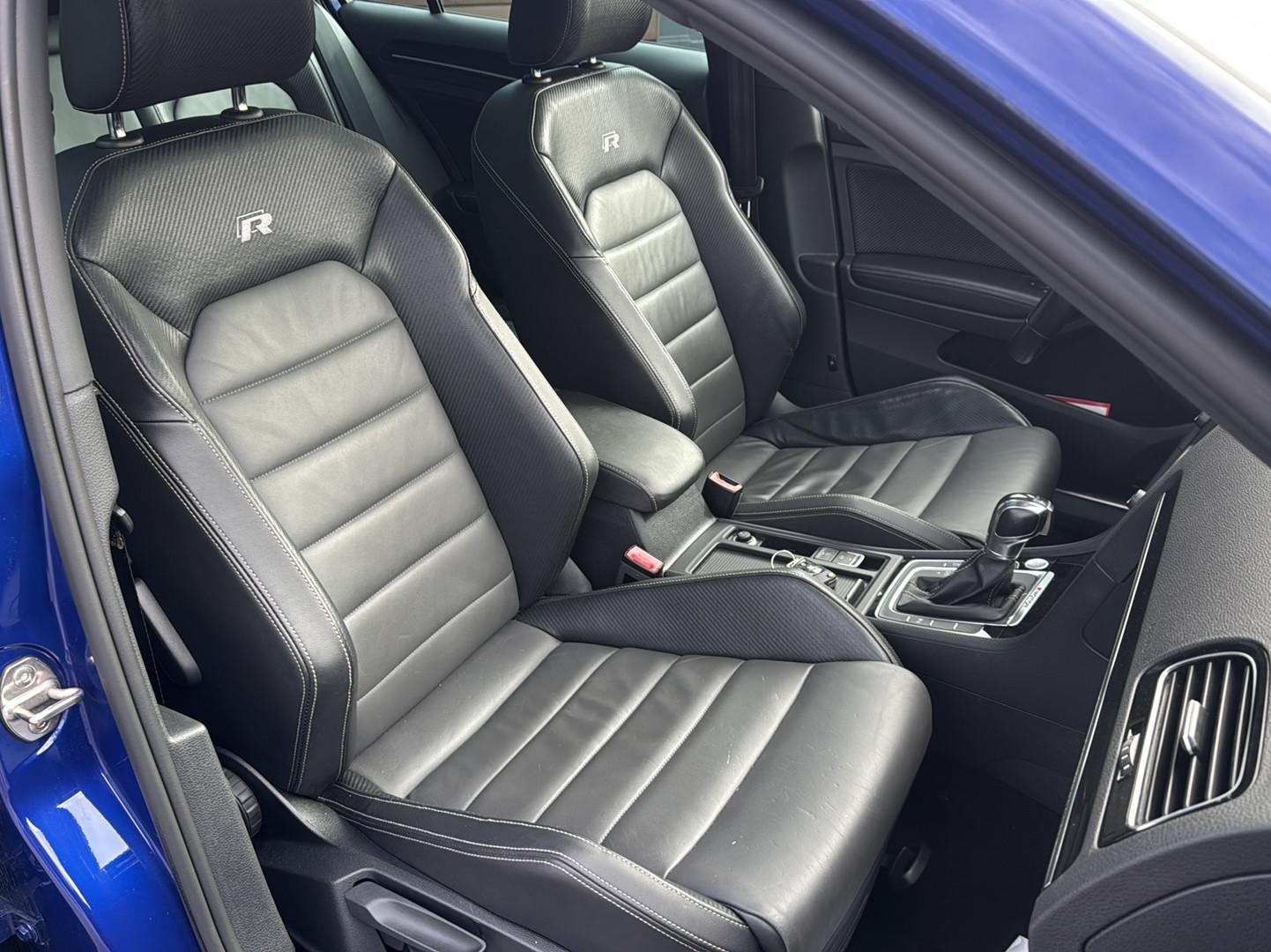 Volkswagen Golf VII R SW 300 ch 4Motion DSG • Toit pano • Dynaudio • ACC • DCC • Caméra • Cuir