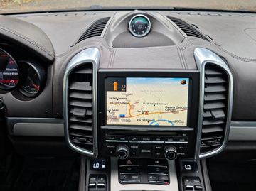 Porsche Cayenne - 10
