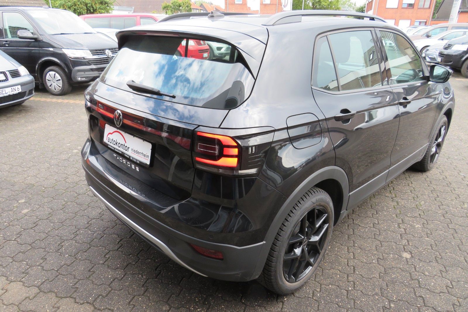 Fahrzeugabbildung Volkswagen T-Cross Life LED SPORT-PAKET SITZH. NAVI APP