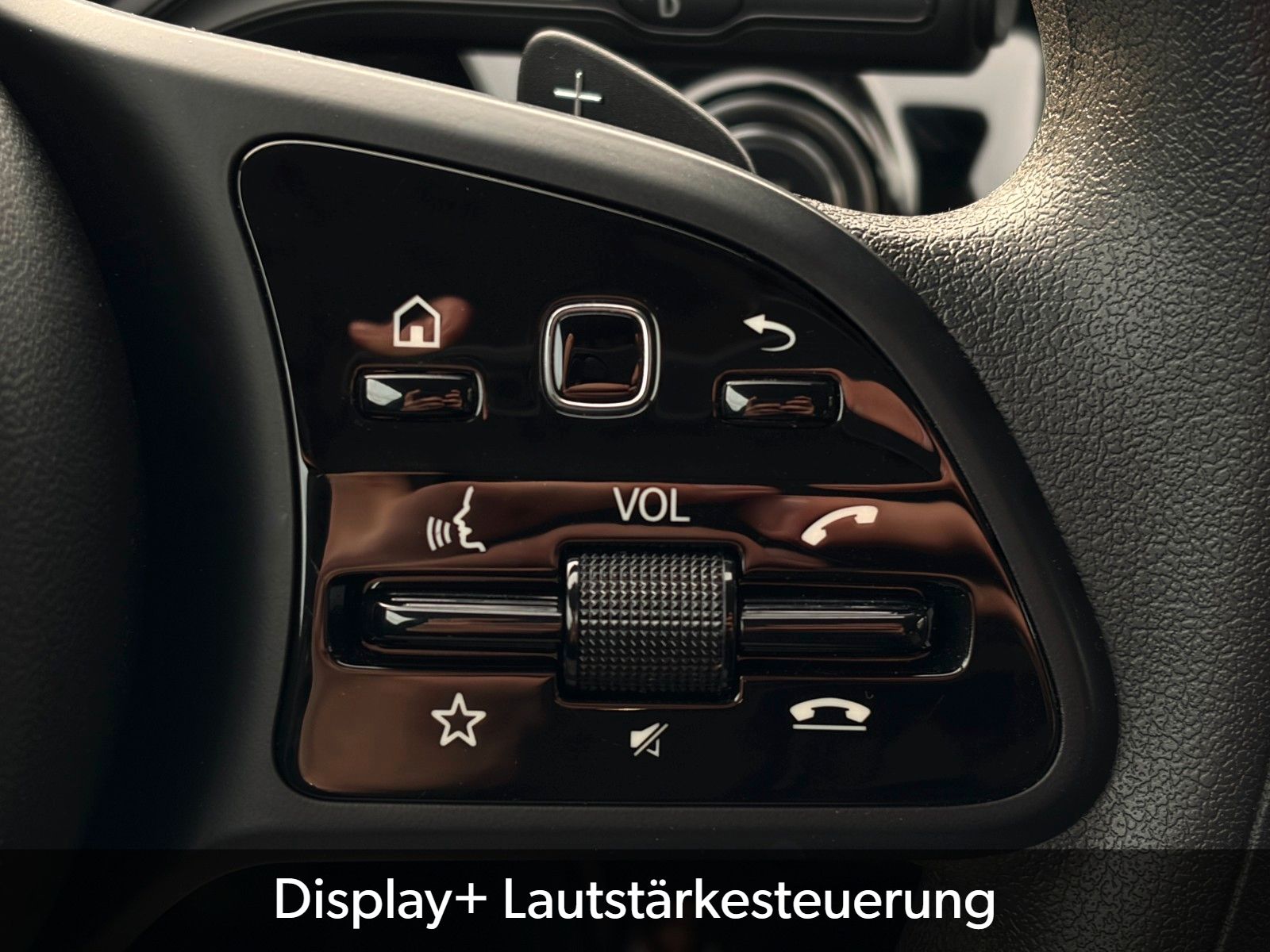 Fahrzeugabbildung Mercedes-Benz CLA 180 SB SHZ LKA TEMP MBUX Navi Wifi CarPlay
