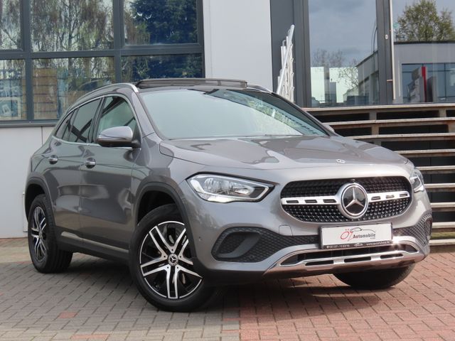 MERCEDES-BENZ GLA 220d Autom. Leder Panorama 360° Burmester