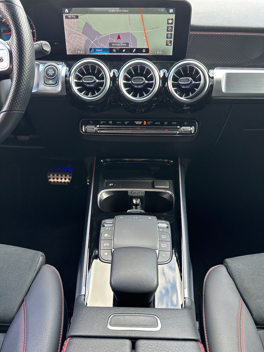Fahrzeugabbildung Mercedes-Benz GLB 220d AMG Line NAV+AHK+360GRAD+SHZ+MEMORY
