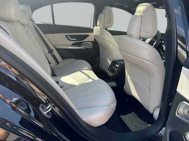 MERCEDES-BENZ E 200 – Bild 11