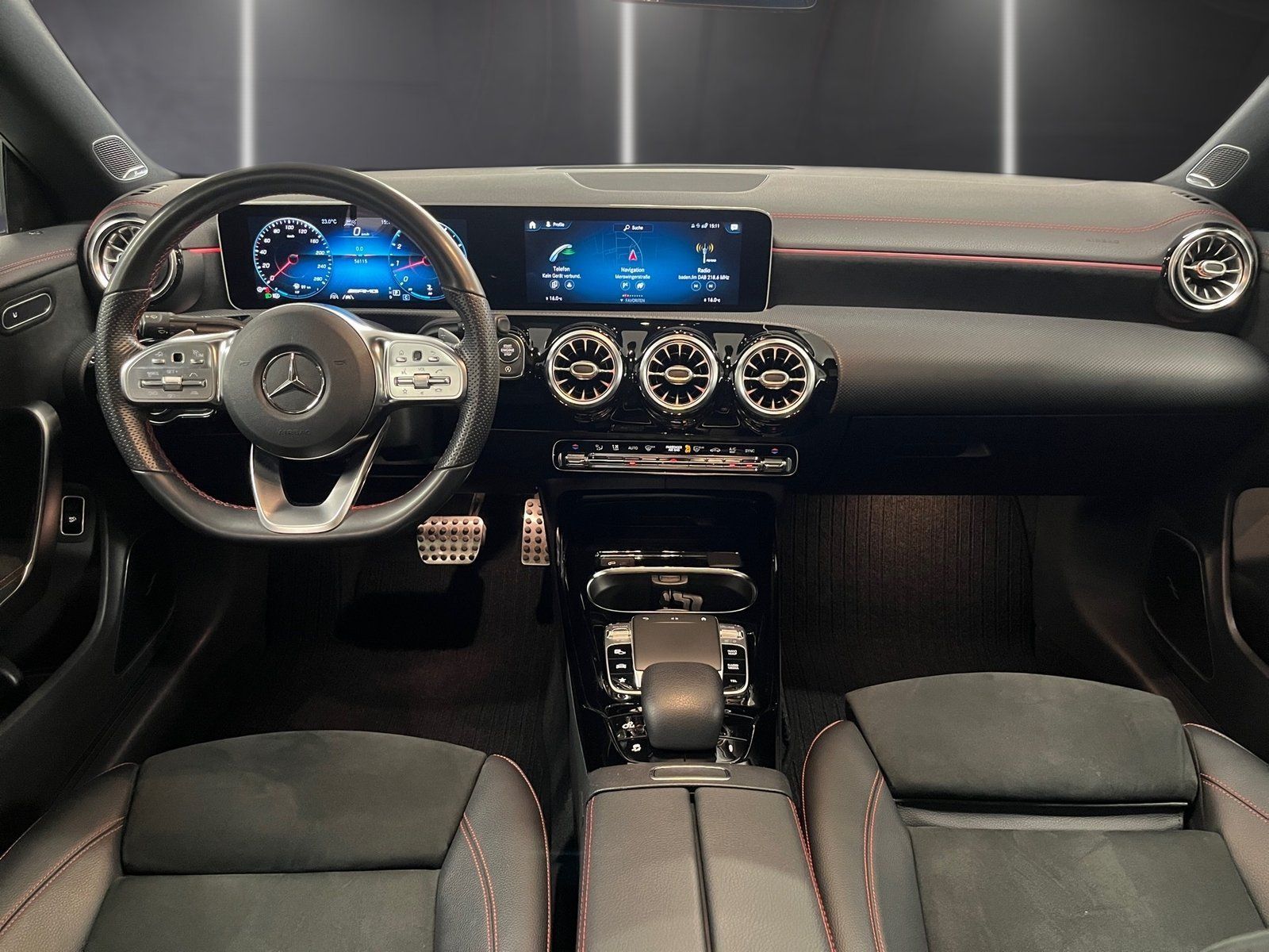 Fahrzeugabbildung Mercedes-Benz CLA 35 AMG 4M*Pano*Burmester*Distro*360*MLB*Ride