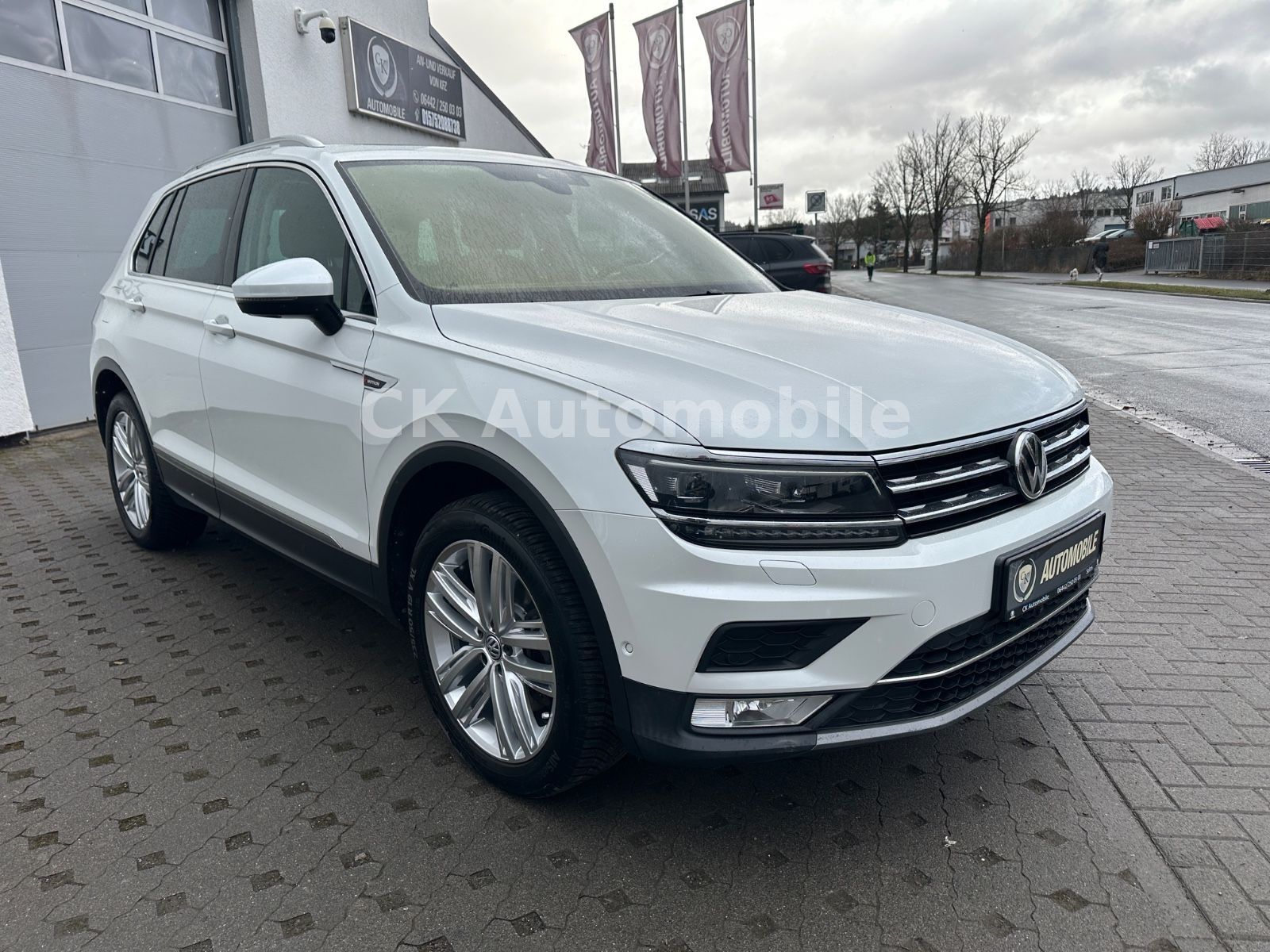 Fahrzeugabbildung Volkswagen Tiguan Highline DSG 2.0TDI 4Motion/Head-Up/Pano