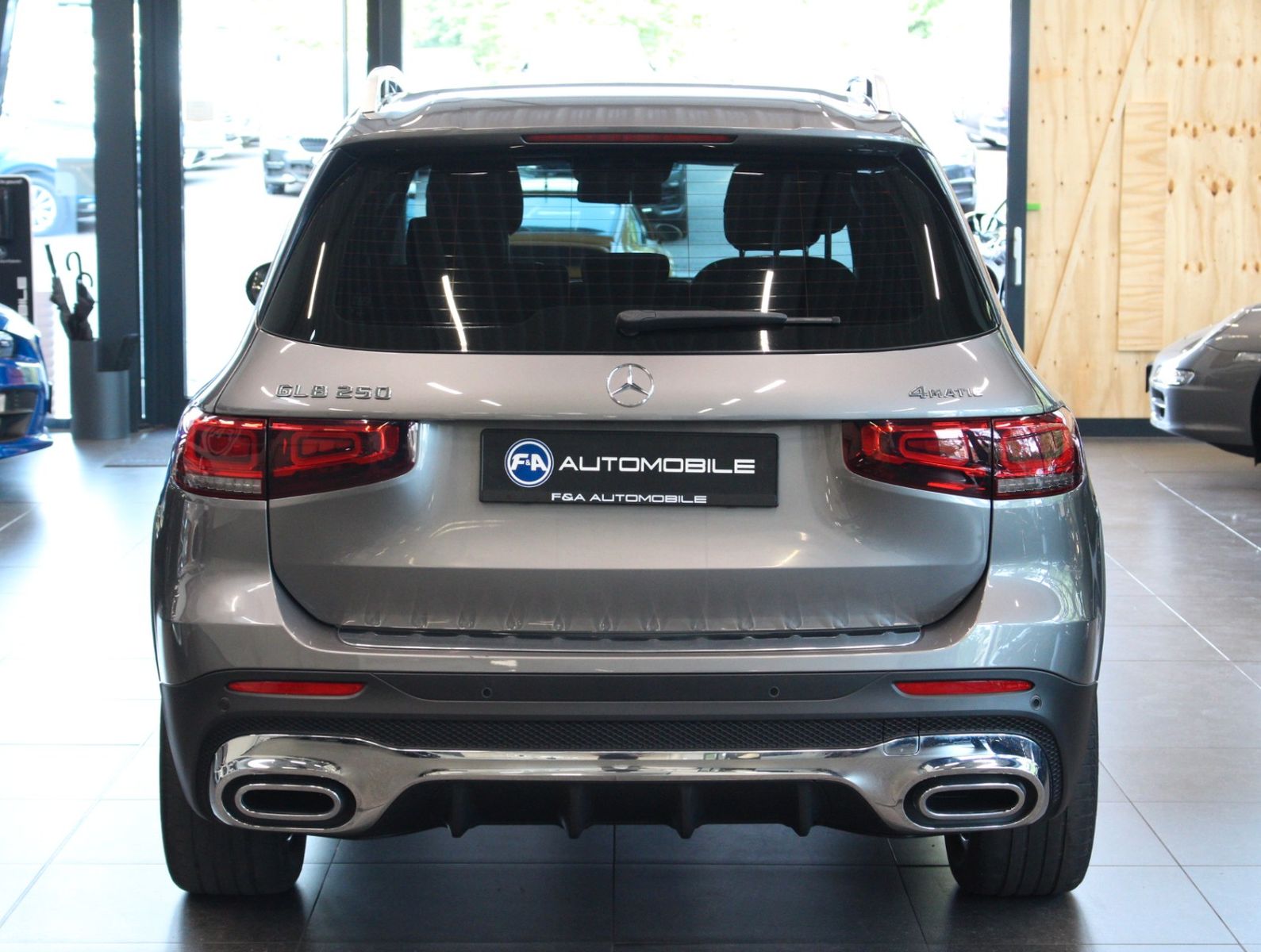 Fahrzeugabbildung Mercedes-Benz GLB 250 4Matic AMG Line Pano*Widescreen*Kamera