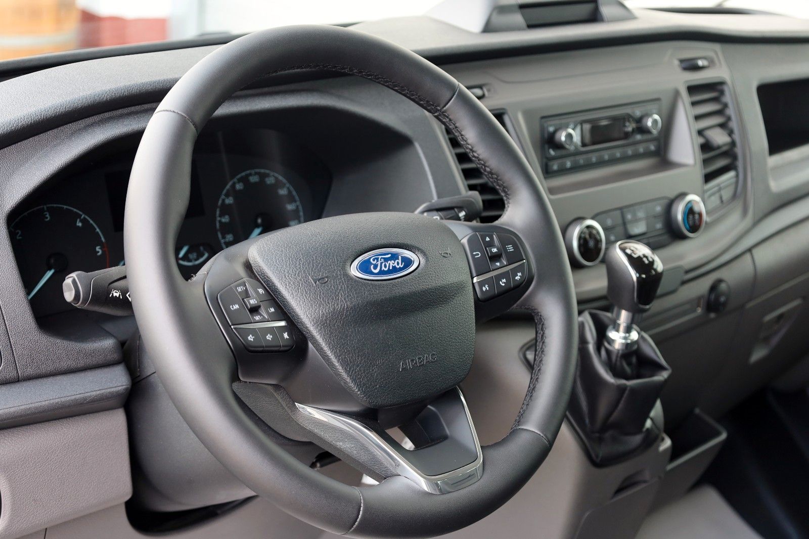 Fahrzeugabbildung Ford Transit Pritsche 350 L3 Doka Trend,5J. Garantie!