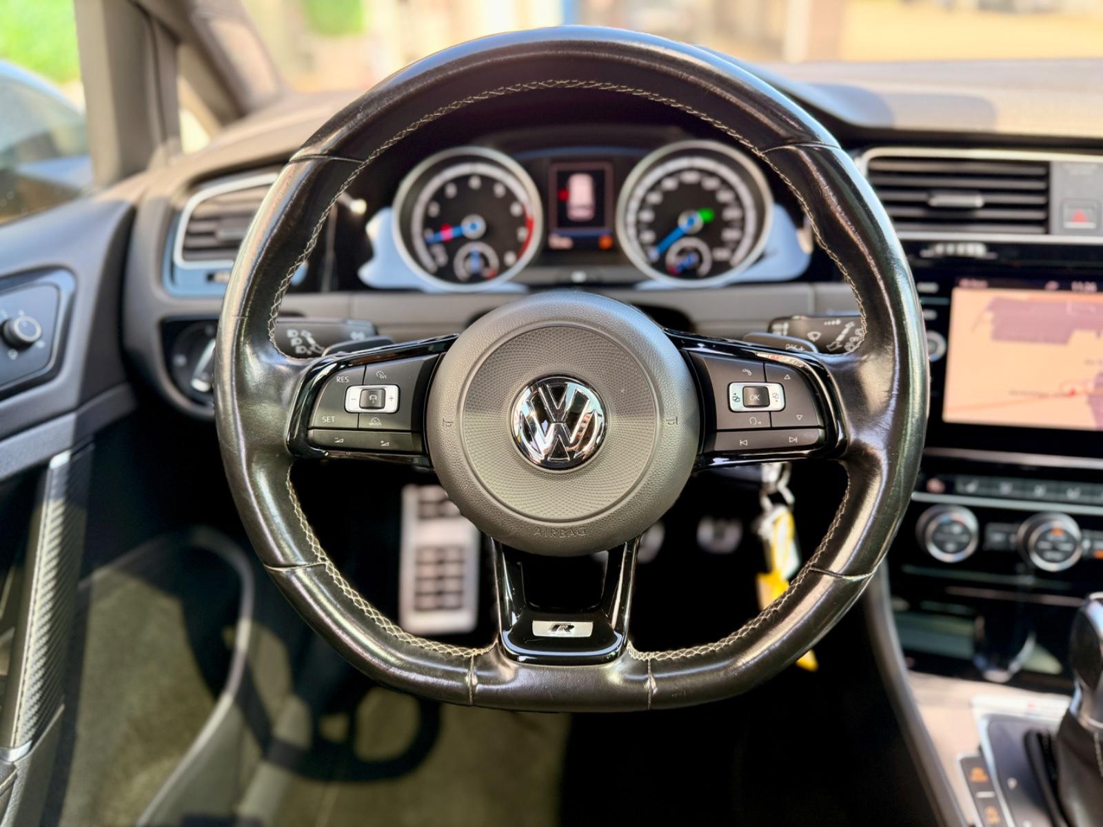 Volkswagen Golf VII Variant R 4Motion LED ACC DCC PANO