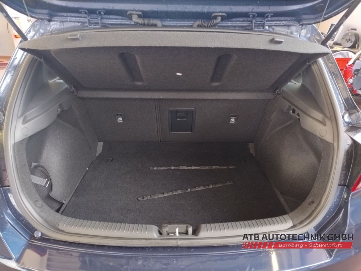 Fahrzeugabbildung Hyundai i30 Advantage 1.5 T-GDi 48V DCT El. Panodach Nav
