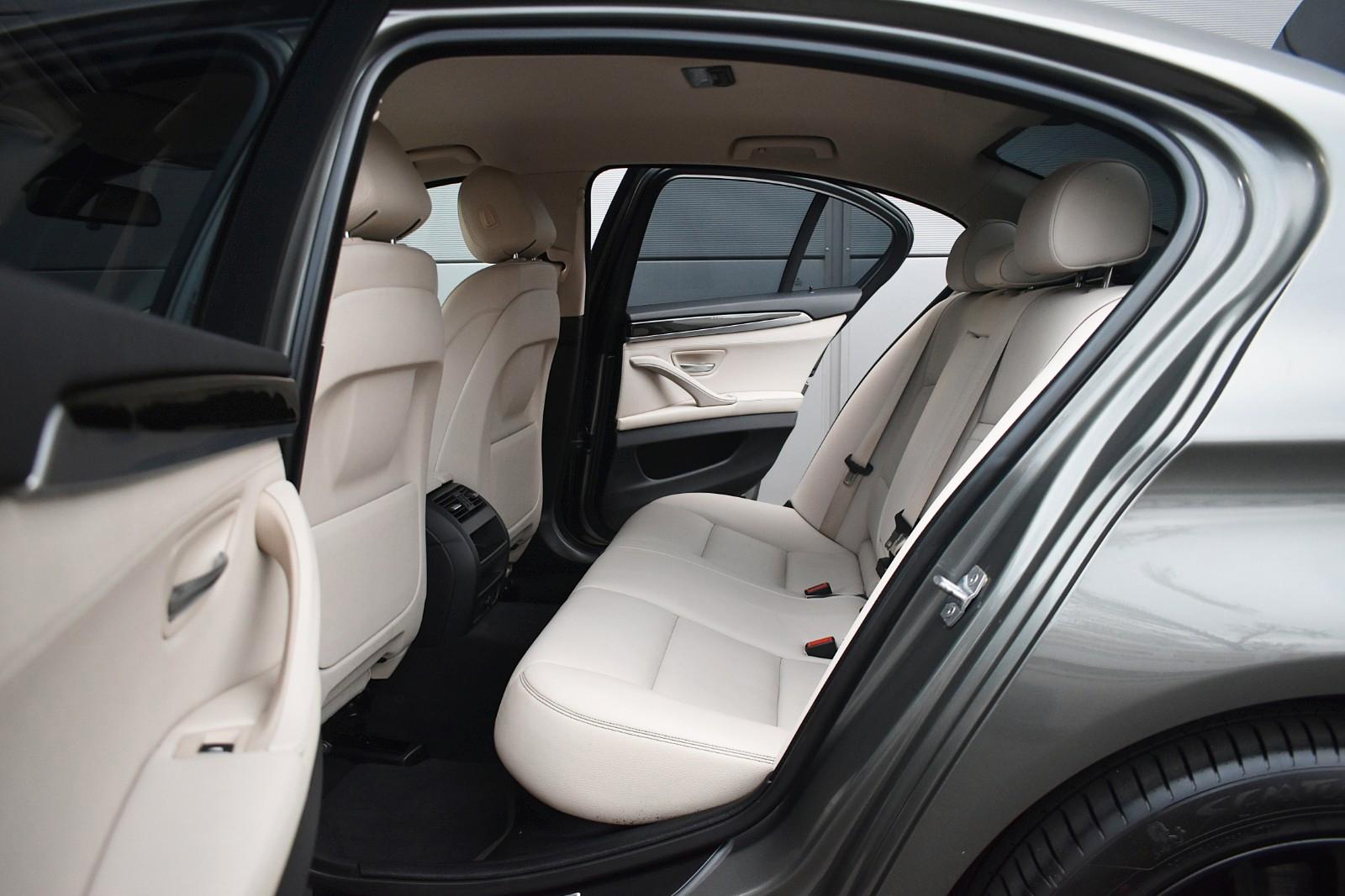 BMW 530d xDrive Luxury! Sport Automatik! Exclusive!*