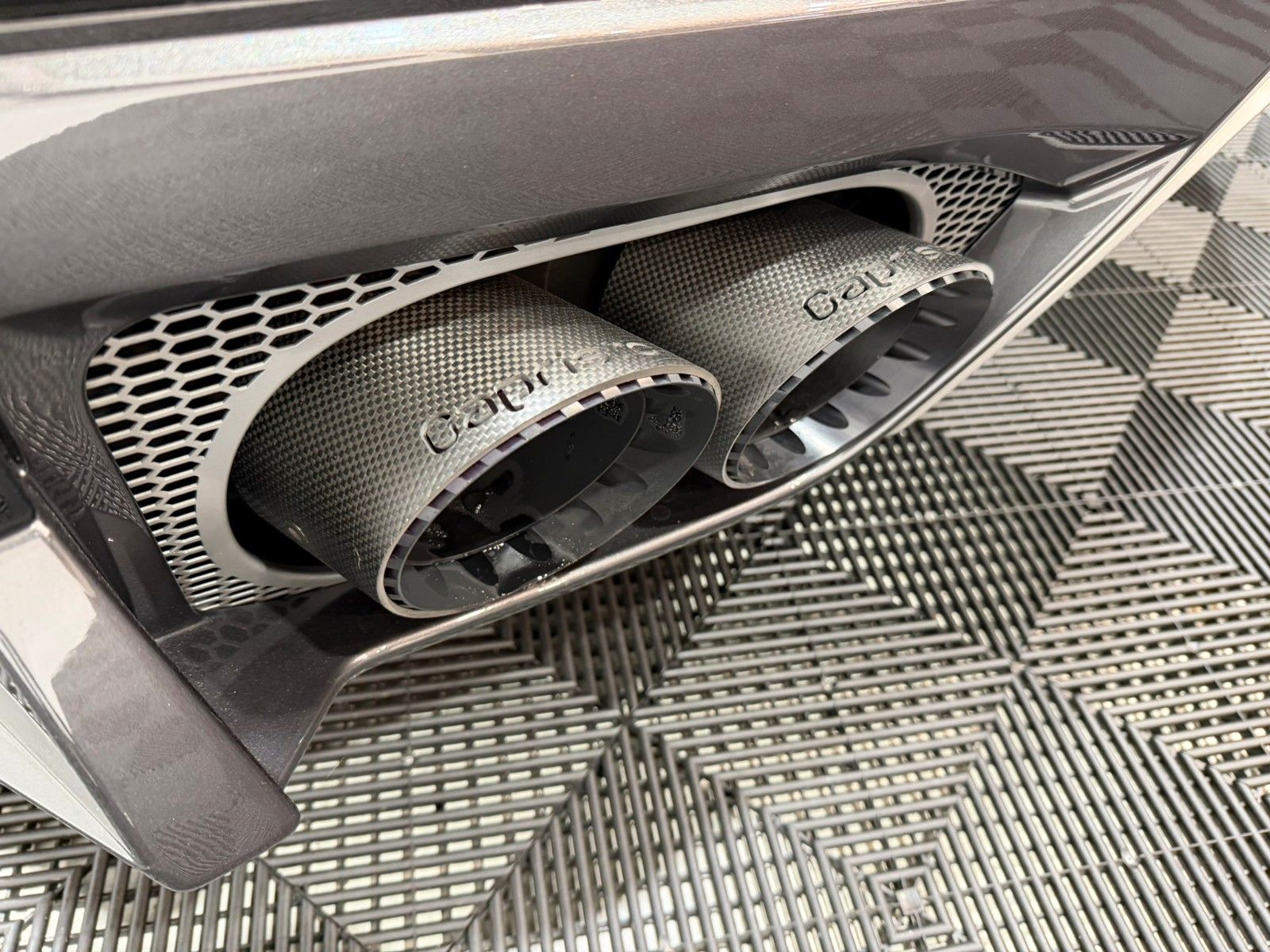 Fahrzeugabbildung Nissan GT-R Prestige Edition / S.heft Nissan Brömmler