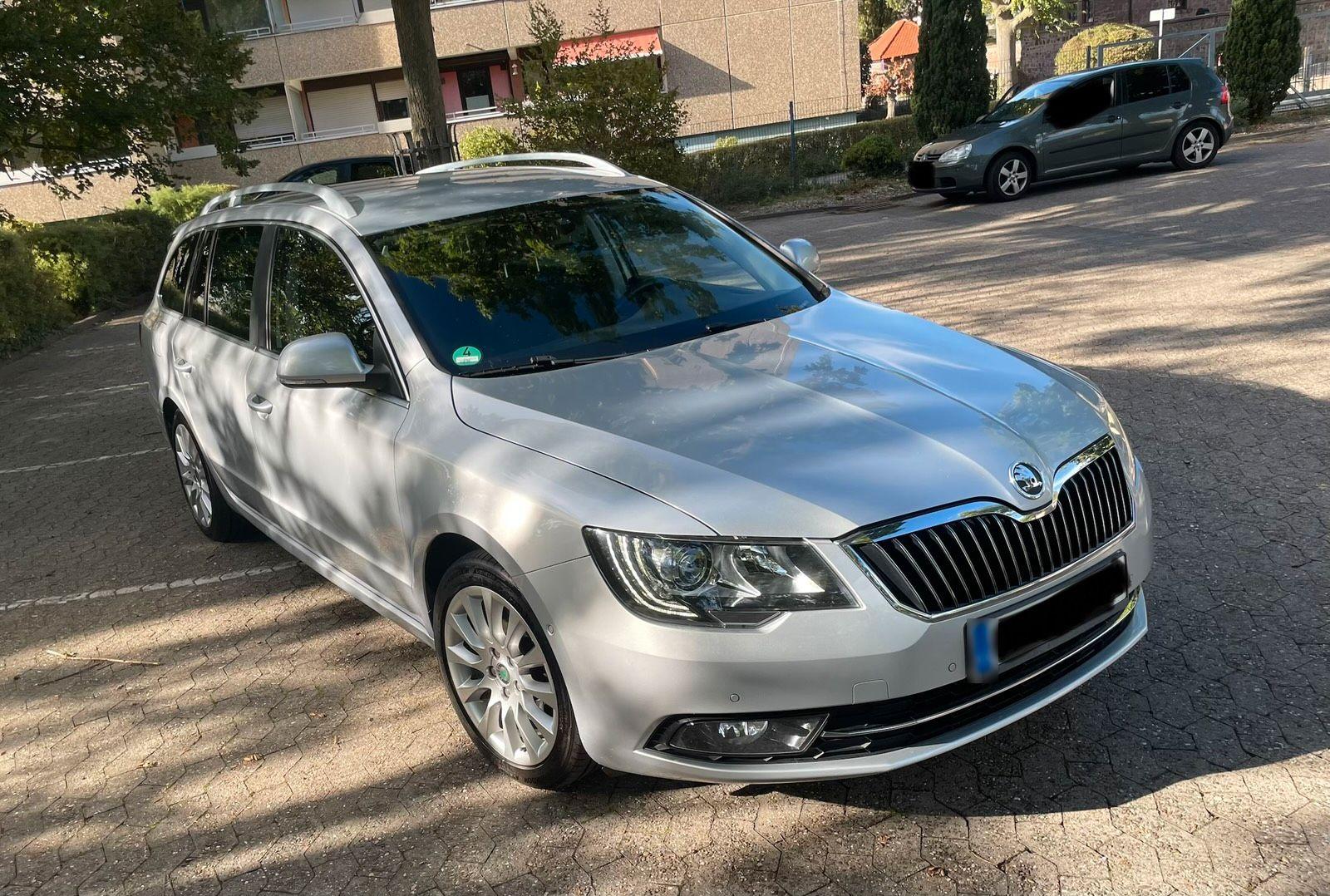 Skoda Superb 2014 — салон