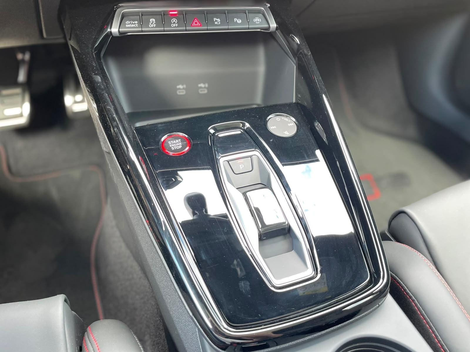Audi RS3 Sportback |280Km/h|ACC|360°|HUD|Matrix|Carbo