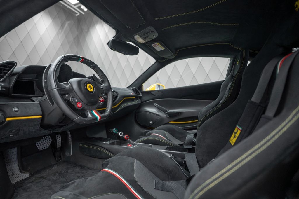488 Pista Coupe YELLOW FULL CARBON FIBRE - Bild 15