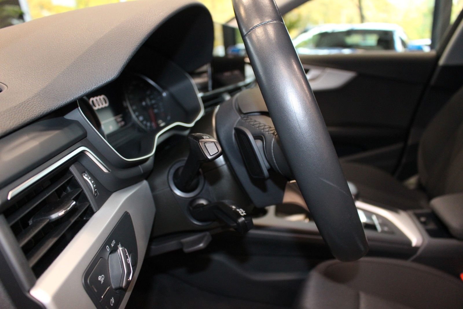 Fahrzeugabbildung Audi A4 40 TDI S tronic  Avant*Kamera*Navi*Ambiente.