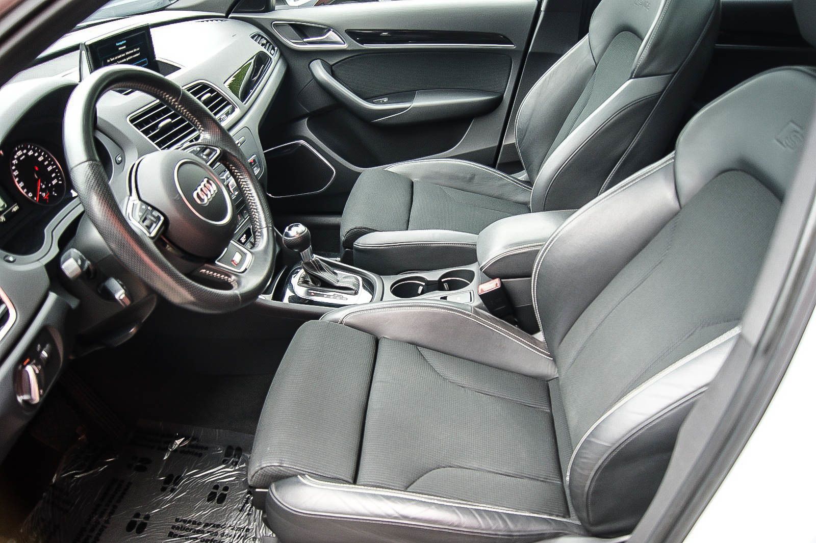 Fahrzeugabbildung Audi Q3 14TSI S-tronic S-LINE PLUS 20-ZOLL PANO BOSE