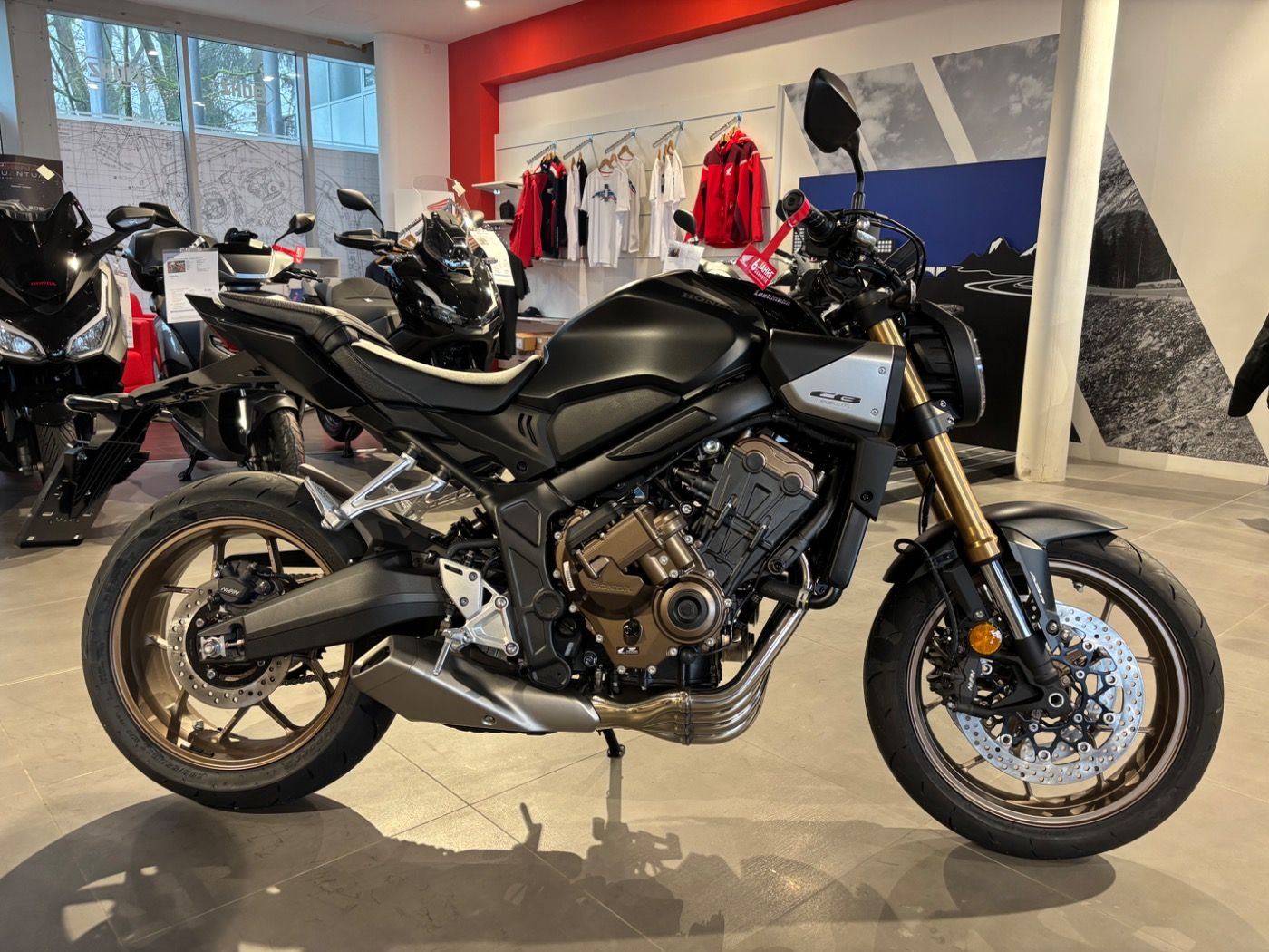 Fahrzeugabbildung Honda CB 650 R E-Clutch 6 Jahre Garantie