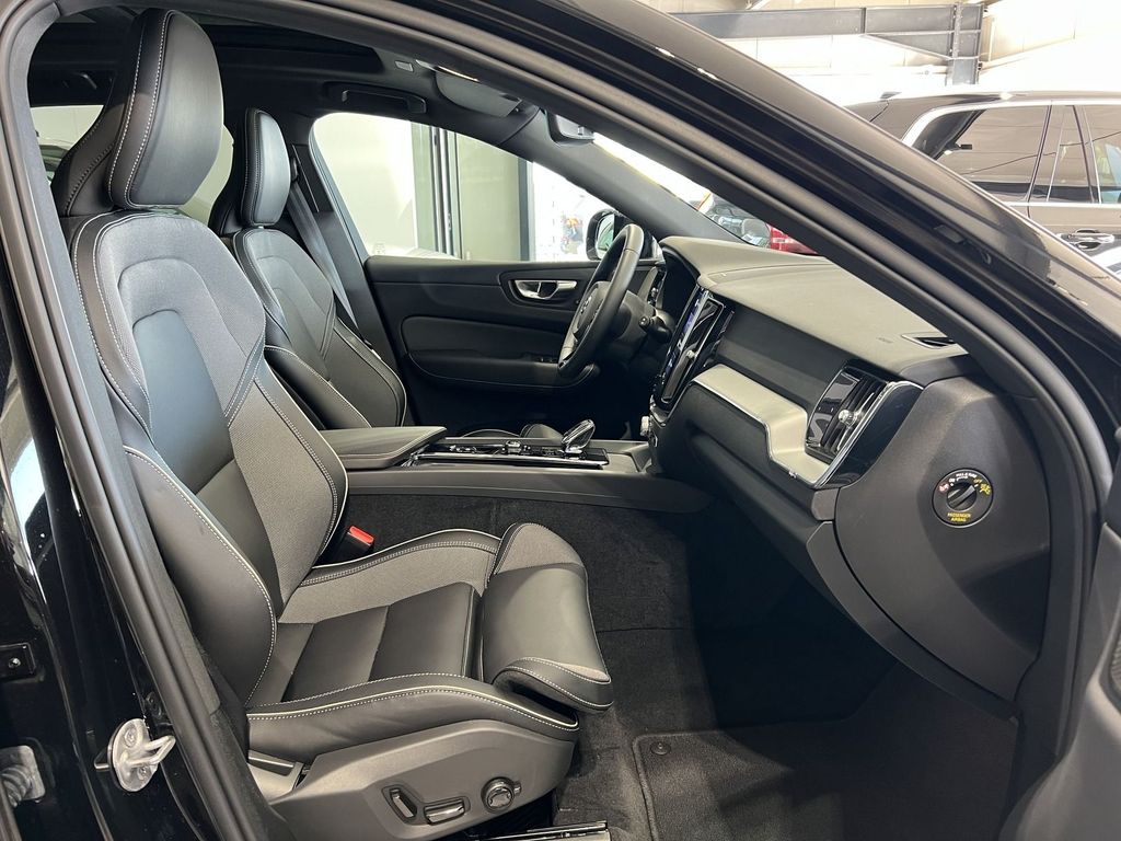 Volvo XC60 T6 Plus Black Edition Recharge AWD AHK 360°