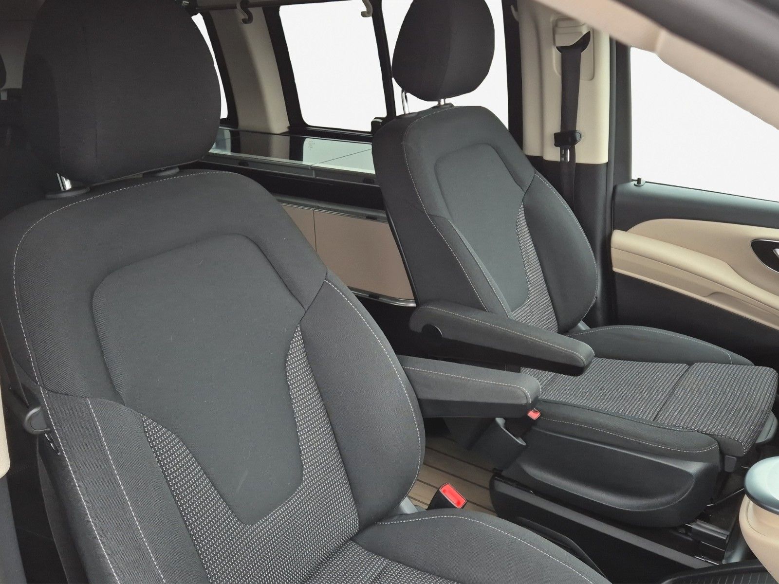 Fahrzeugabbildung Mercedes-Benz V220D MARCO POLO MY LIFFE EDITION SOLAR 360°