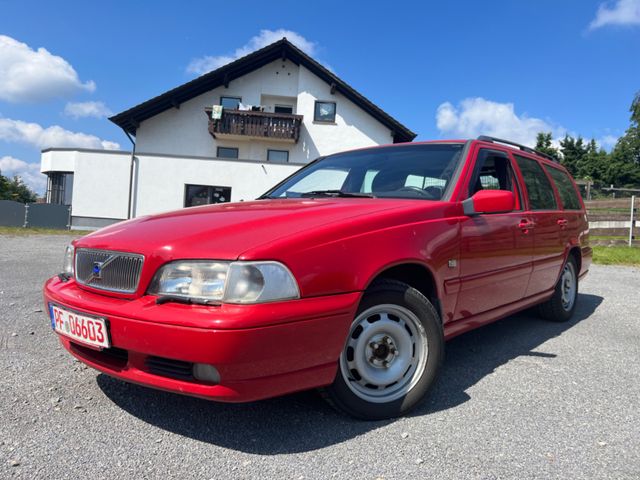 Volvo V70 2.5 Leder TÜV NEU aus 2 Hand 8xREIFEN