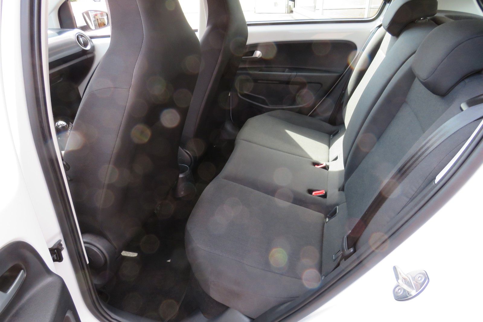 Fahrzeugabbildung Volkswagen up! 4T SITZH. GJ KLIMA TELVOR MAPS&MORE 1.HD