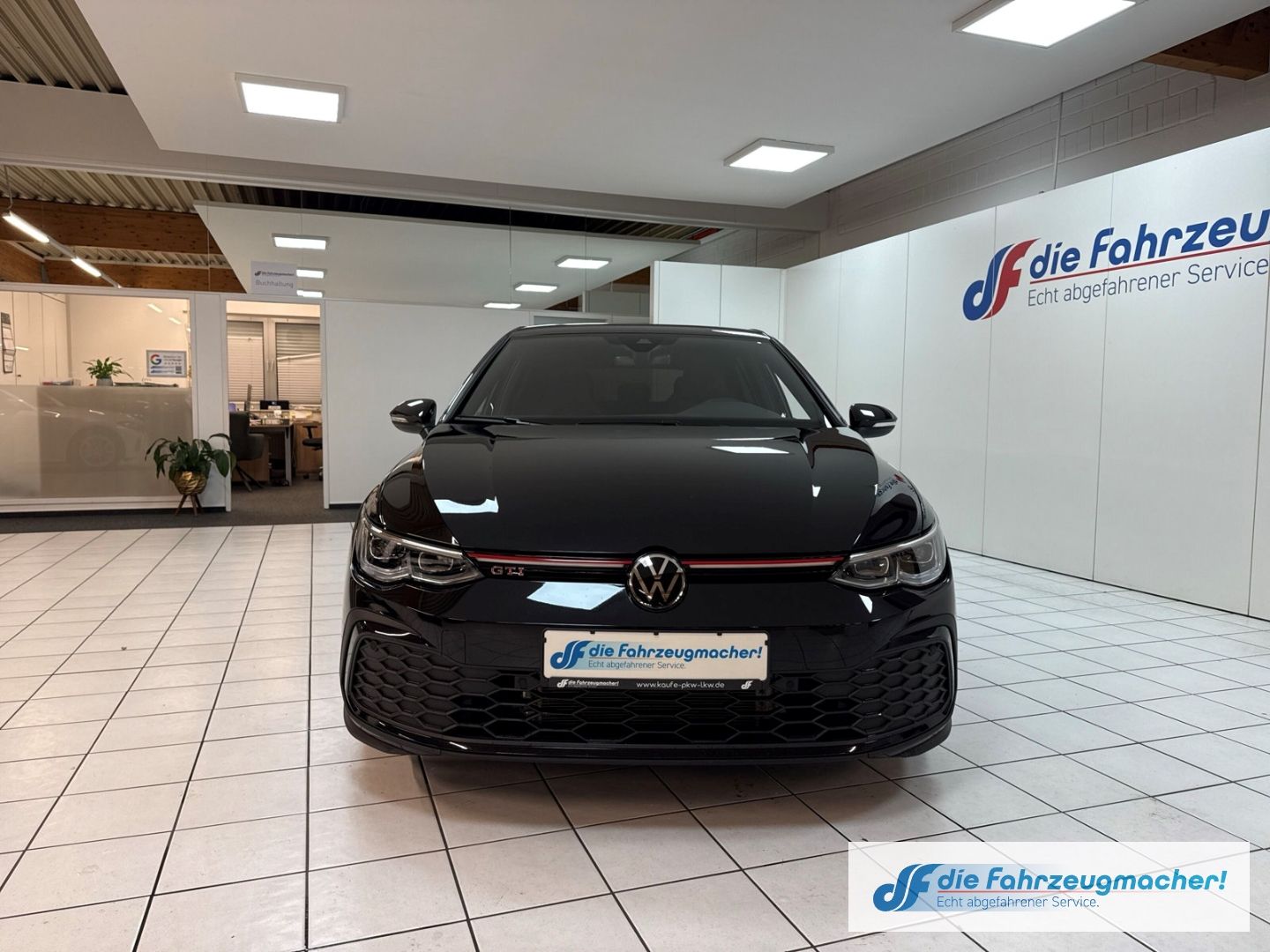 Fahrzeugabbildung Volkswagen Golf VIII GTI Navi Digitales Cockpit LED Sperrdi