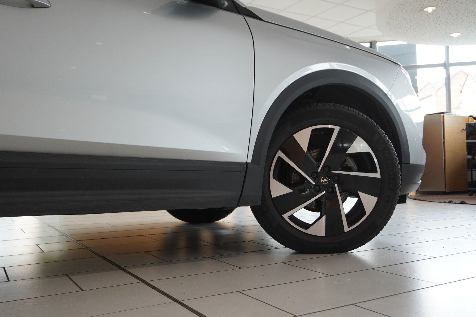 Fahrzeugabbildung Opel Grandland 1.2 48V HYBRID NAVI/LED/KAMERA/DAB+