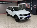 Volkswagen Touareg V6 TDI 4Motion / Leder / AHK / TÜV NEU - VW Touareg in Duisburg