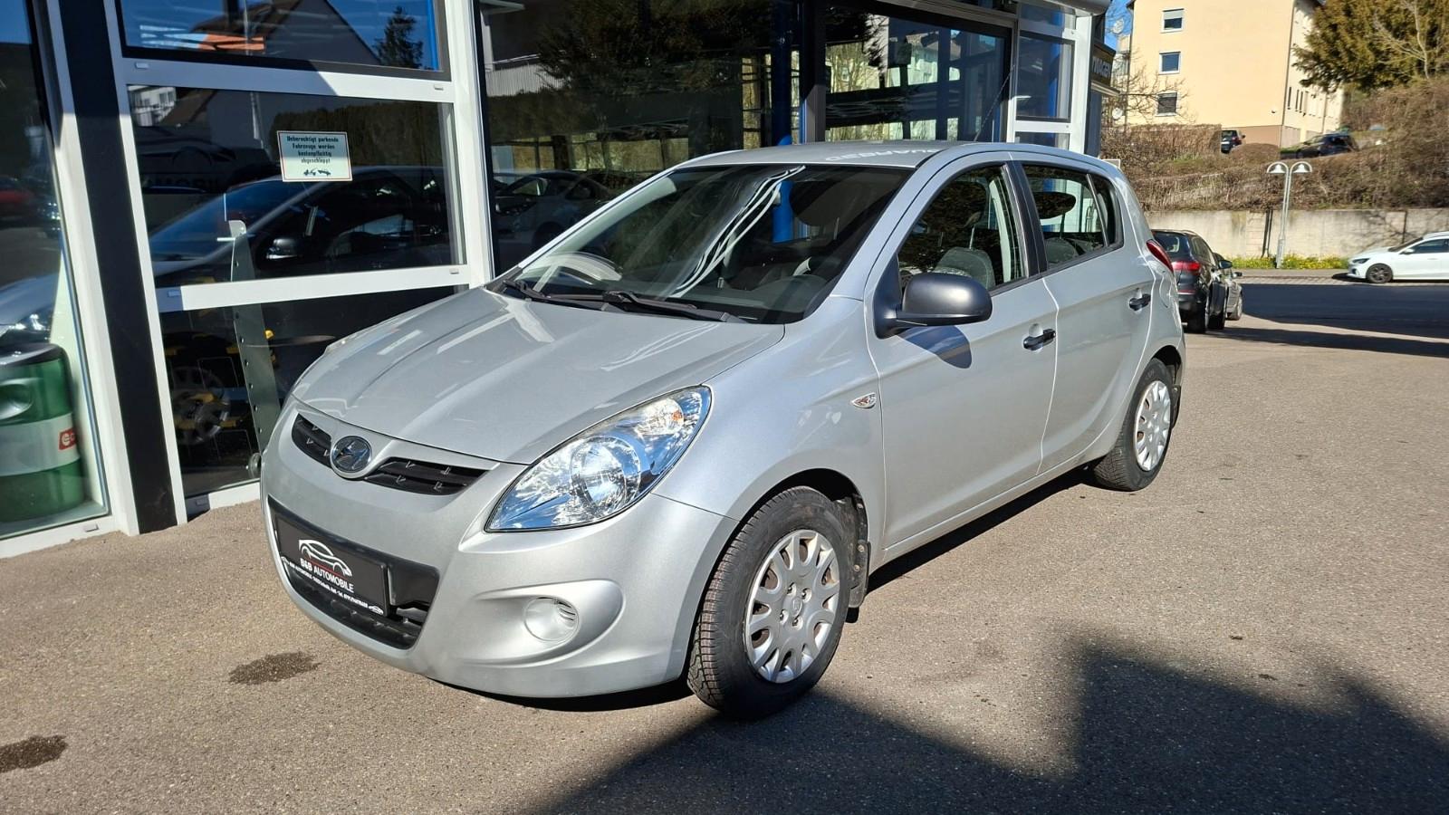 Hyundai i20 1. HAND, KLIMA, REIFEN+KUPPLUNG NEU, HU 5/27