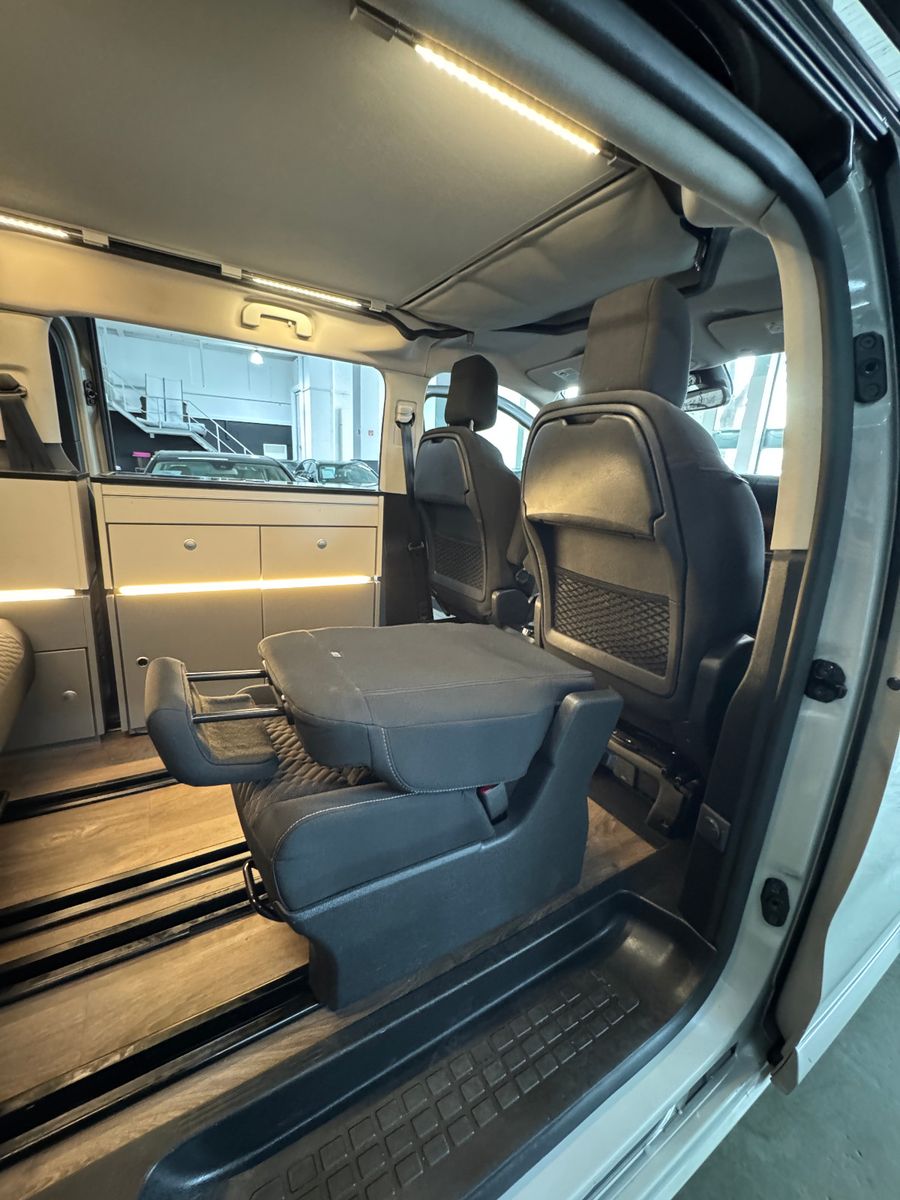 Fahrzeugabbildung Toyota DETHLEFFS CROSSCAMP FLEX 7-SITZER AUFSTELLDACH