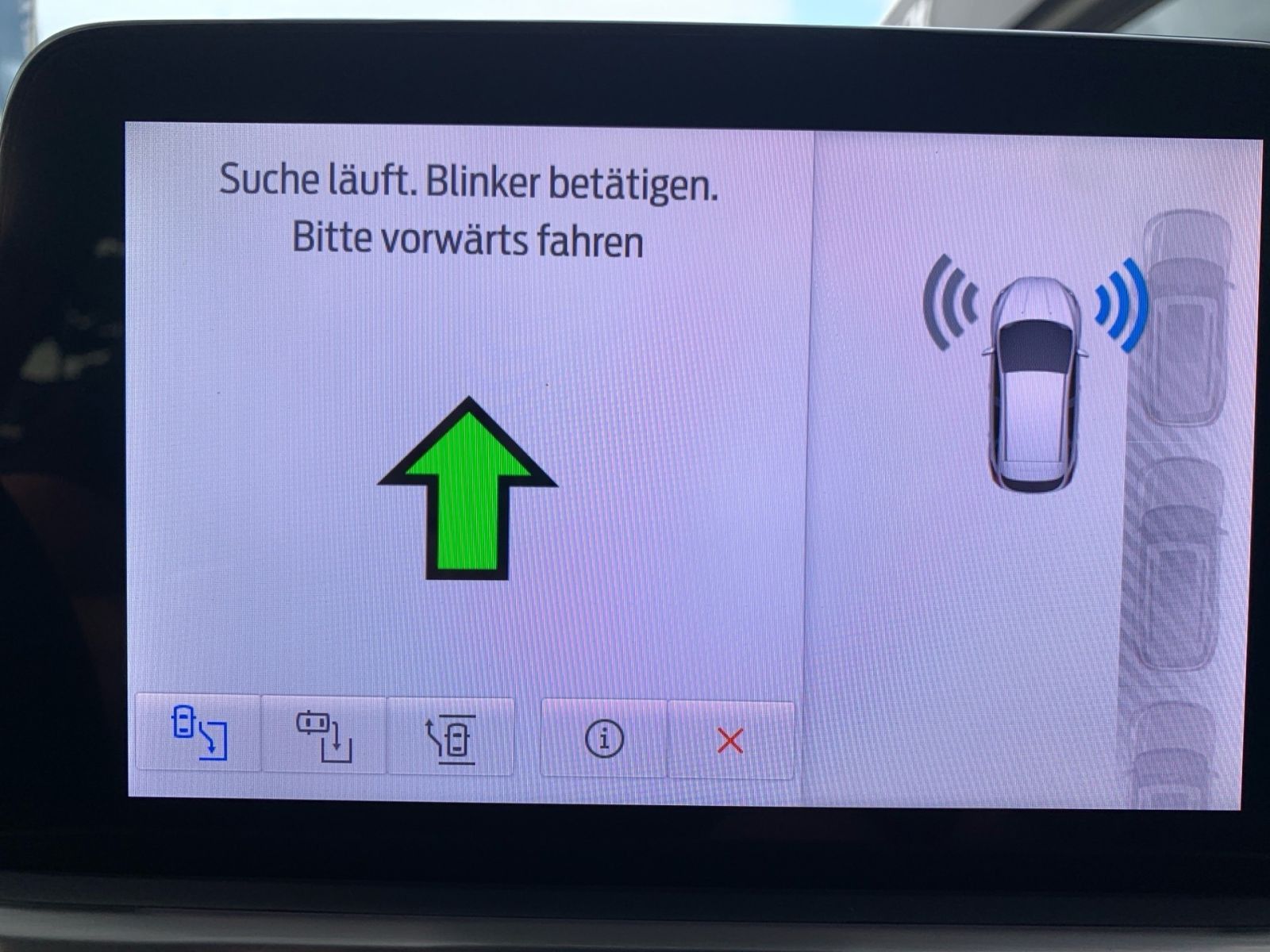 Fahrzeugabbildung Ford Focus Turnier 1.0 EcoBoost Hybrid Titanium X S/S