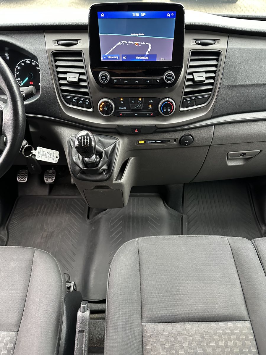 Fahrzeugabbildung Ford Transit Custom 320 L2 9-Sitzer NAV+KAMERA+ACC+SH