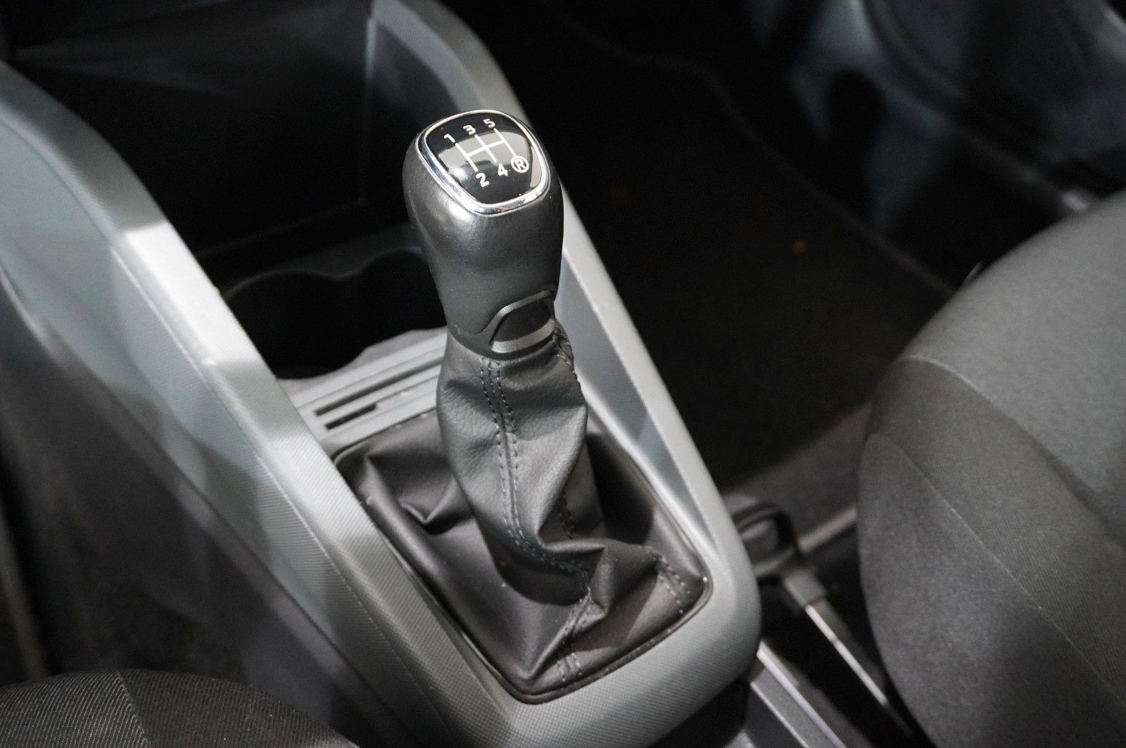 Fahrzeugabbildung SKODA Fabia LIM. 1.0 ACTIVE KLIMA/NEBEL/USB/AHK