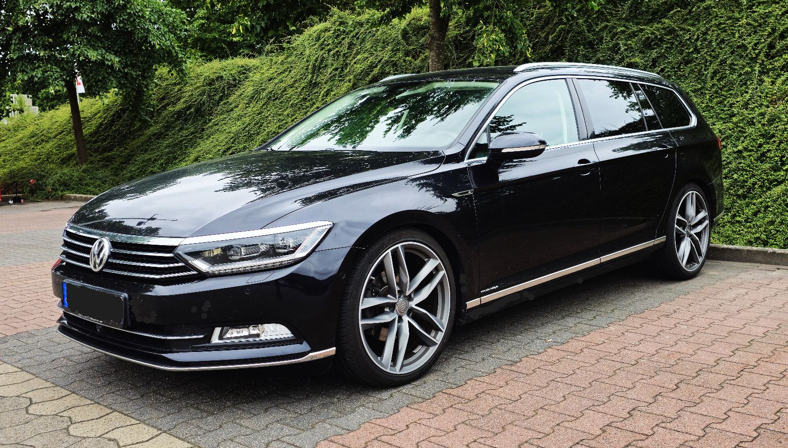 VW Passat Variant 2.0 TDI High Variant Virtual