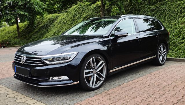 VW Passat Variant 2.0 TDI High Variant Virtual