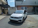 Volkswagen Touran 2.0 TDI SCR Highline R-Line - Volkswagen Touran mit Diesel-Antrieb: Kleinbus, R Line