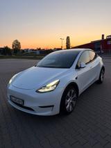 Tesla Model Y Long Range AWD | MwSt. ausweisbar - Tesla Gebrauchtwagen von 2024