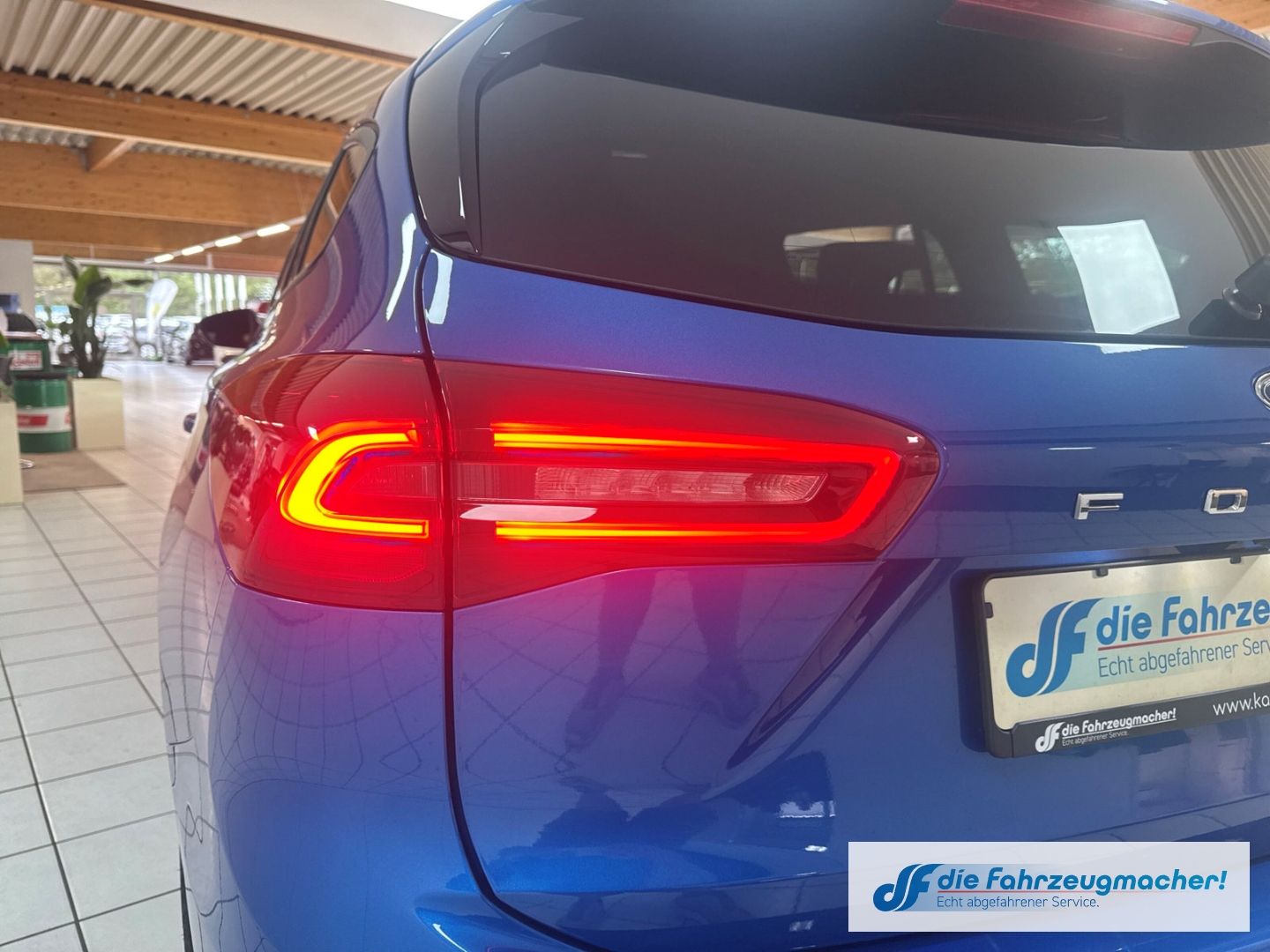 Fahrzeugabbildung Ford Focus Turnier ST-Line Navi LED ACC Apple CarPlay