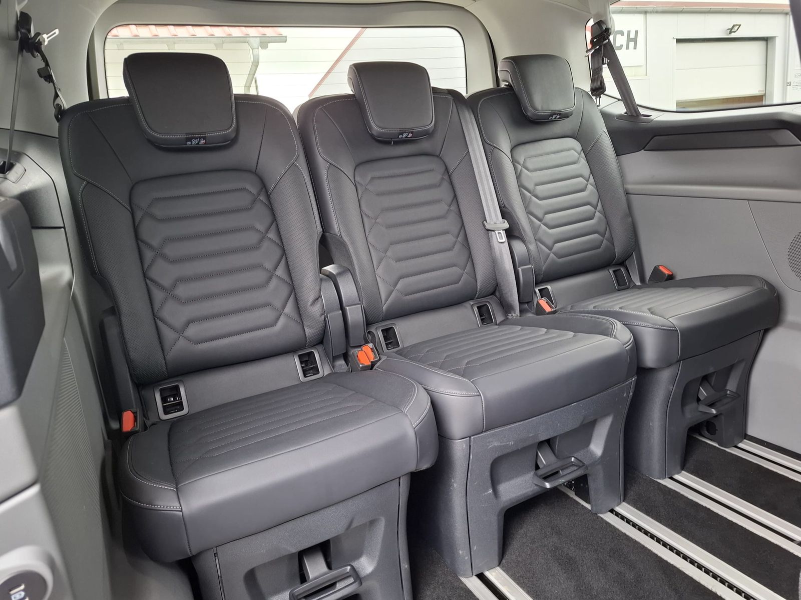 Fahrzeugabbildung Ford Tourneo Custom L1 Titanium X MATRIX*STANDH.*AHK