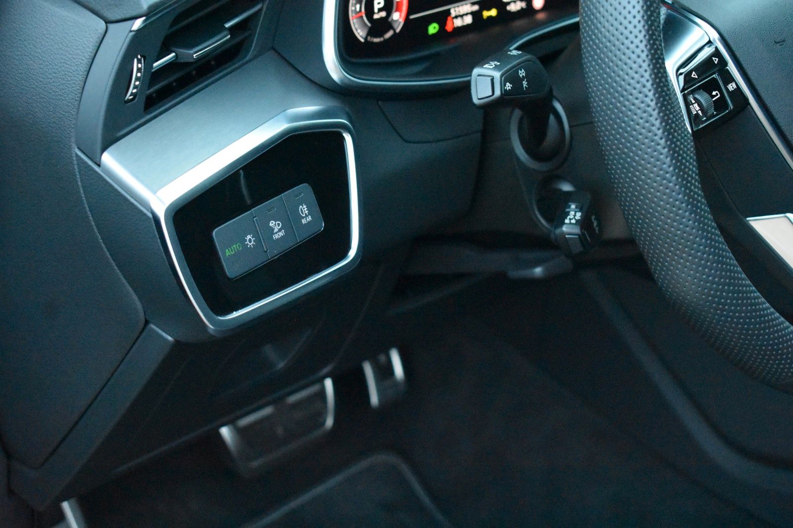 Fahrzeugabbildung Audi S6 Avant 3.0 TDI quattro Matrix-LED HUD