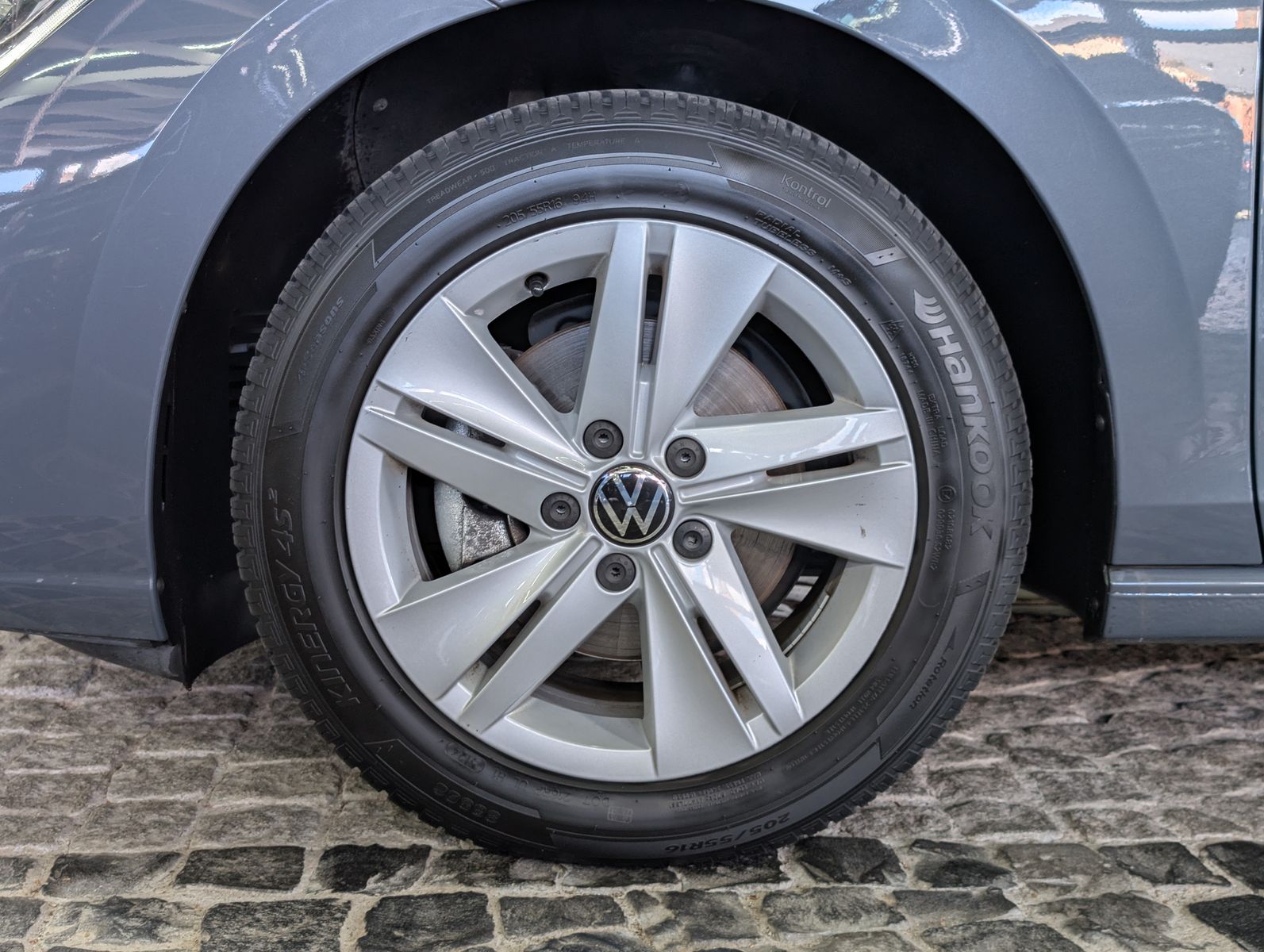 Fahrzeugabbildung Volkswagen Golf 1.5 TSI Life ACC LED SHZ VIRT AMBI APP BHL