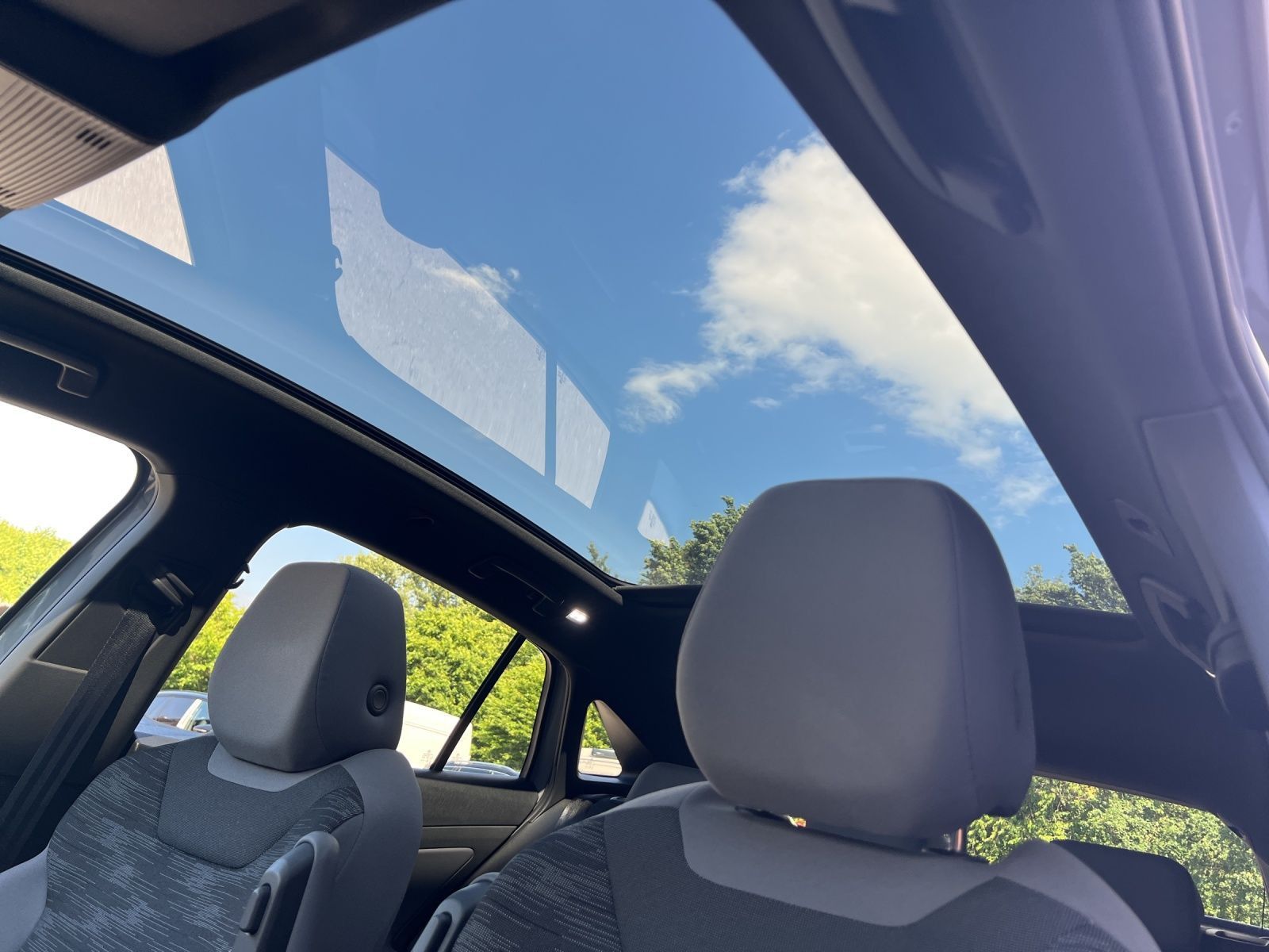 ID.5 Pro Performance 150 kW AHK*Pano*ACC*Navi