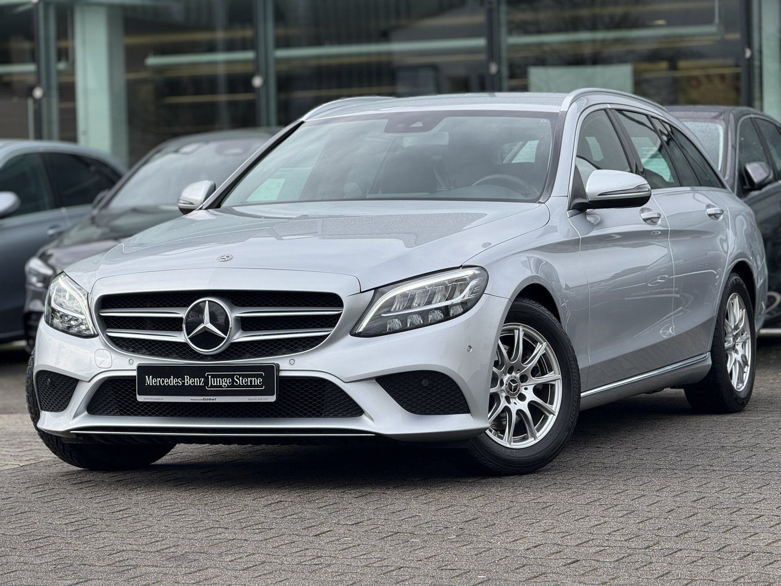 Fahrzeugabbildung Mercedes-Benz C 220 d T AVANTGARDE*LED*KAMERA*NAVI*