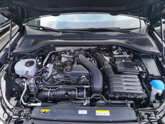 Passat 1.5 eTSI Business AHK+NAVI 7-Gang-DSG
