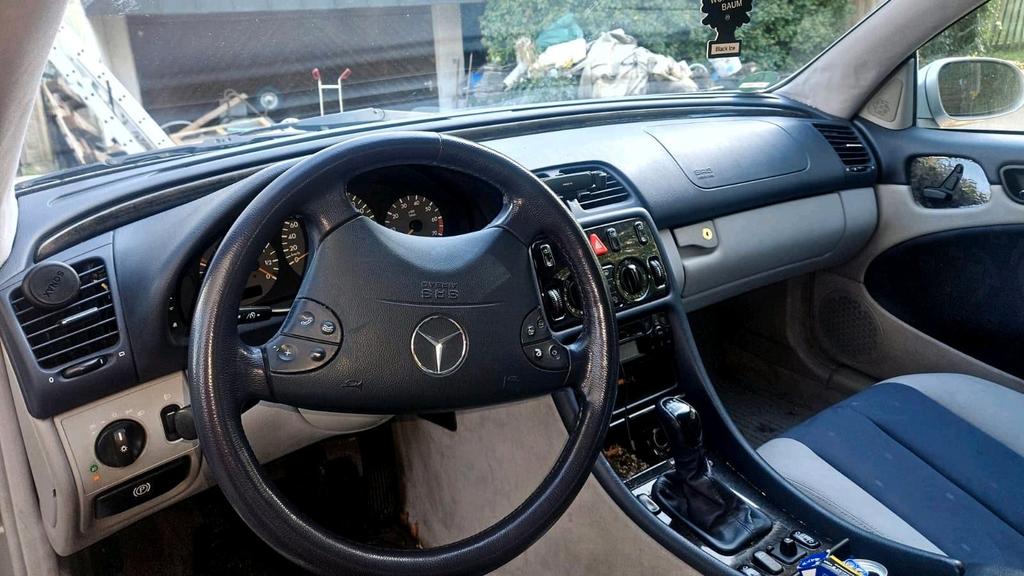 Mercedes-Benz CLK 200