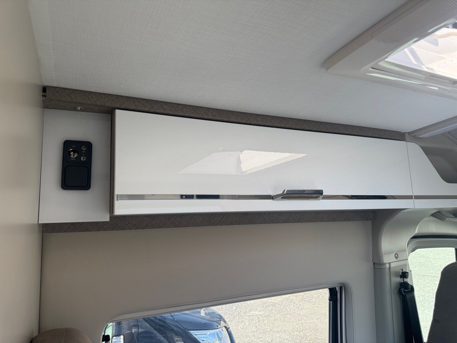 Fahrzeugabbildung Karmann Davis Lifestyle DA 590 LS Markise und Automatik