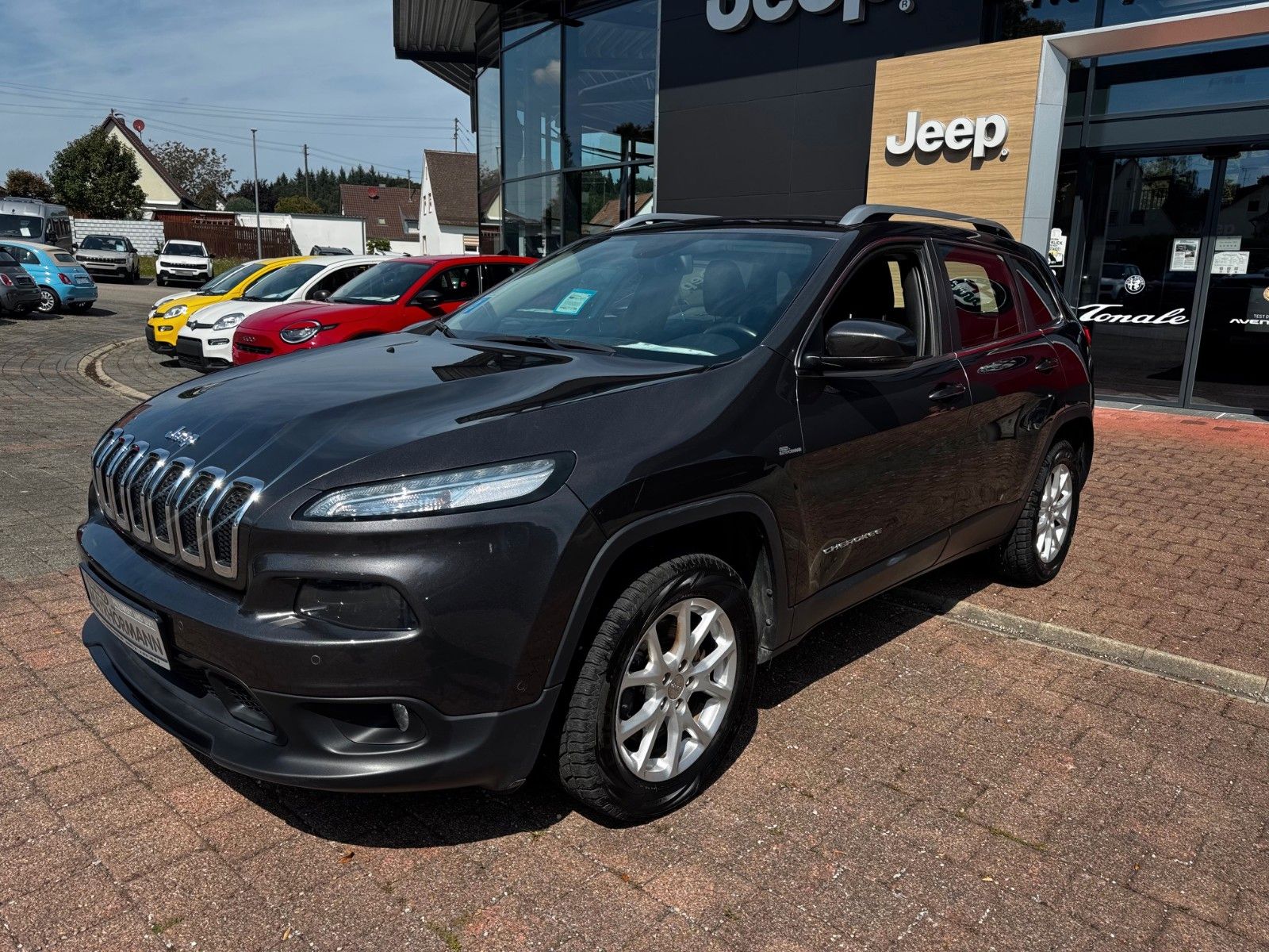 Fahrzeugabbildung Jeep JEEP CHEROKEE LONGITUDE 2.0L 4WD ALLRAD
