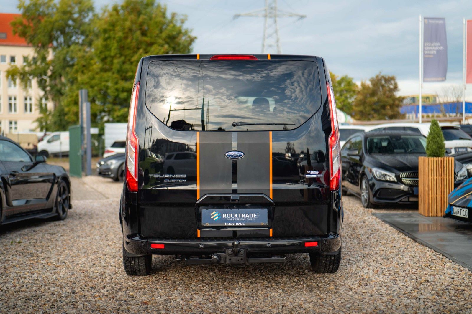Fahrzeugabbildung Ford Tourneo Custom 320 L2 Sport | 8Sitze | ACC | LED