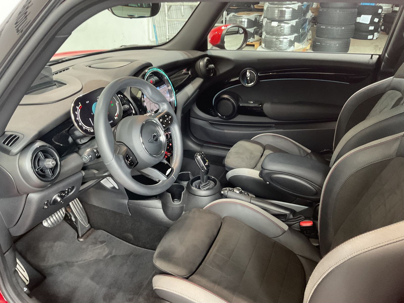 Fahrzeugabbildung MINI Cooper Hatch Head-Up DAB LED Navi Tempomat Shz